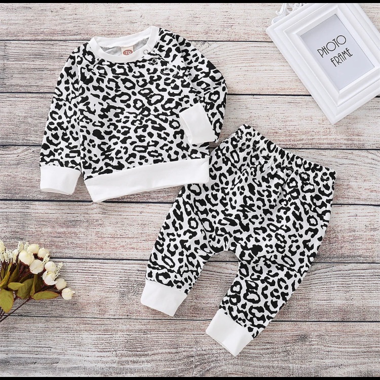 “Simone” Cheet-A Joggers Set